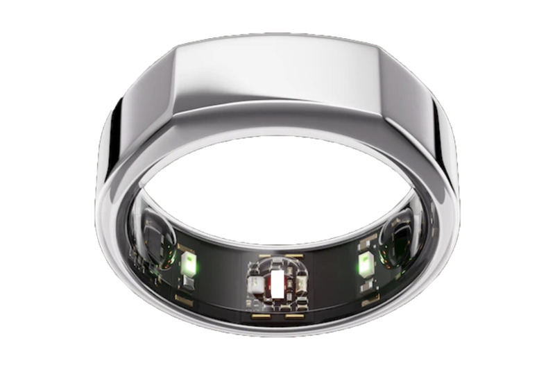Man sieht das Heritage Design des Oura Rings.